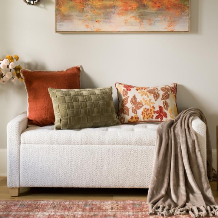 Cream Boucle Tufted Storage Bench with Armrests