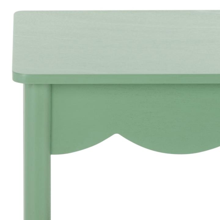 Green Scalloped Cottage Kalina Accent Table