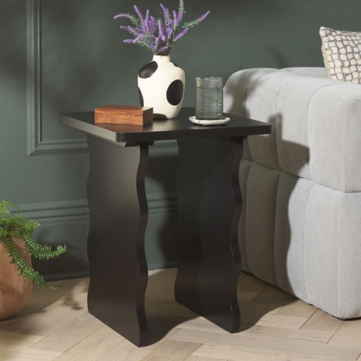 Black Wavy Cottage Johanna Accent Table